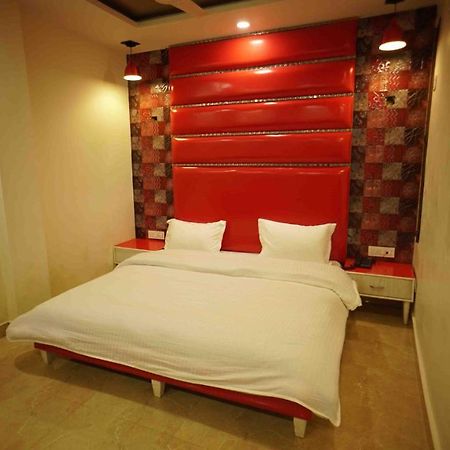 Yamunānagar Hotel Soluxe מראה חיצוני תמונה